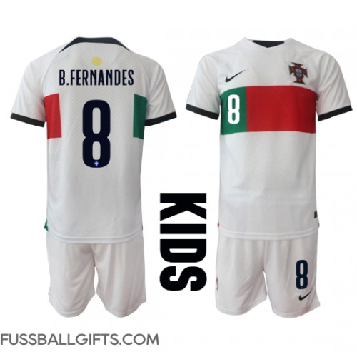 Portugal Bruno Fernandes #8 Fußballbekleidung Auswärtstrikot Kinder WM 2022 Kurzarm (+ kurze hosen)